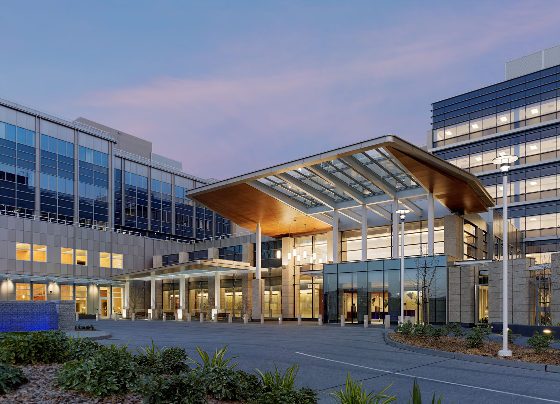 Contractor, Pyramid Constructors, placed material in one continuous pour.